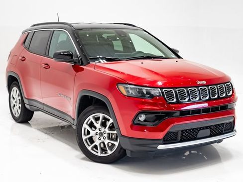 Used 2025 Jeep Compass Limited AWD/4WD image 6