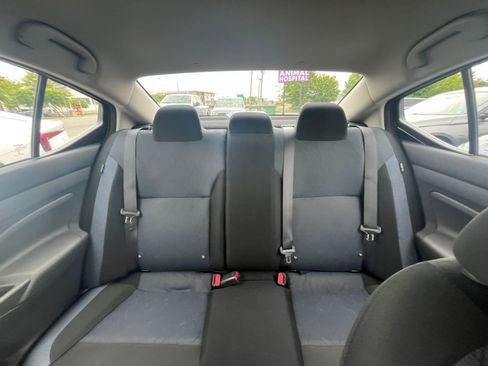 Used 2025 Nissan Versa SV FWD image 36