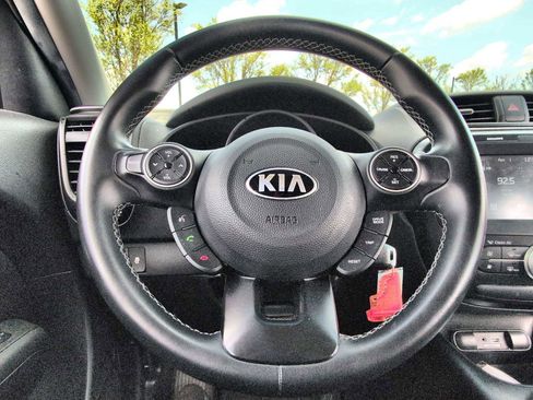Used 2018 Kia Soul + image 22