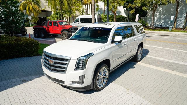 Used 2019 Cadillac Escalade ESV Premium Luxury RWD image 10