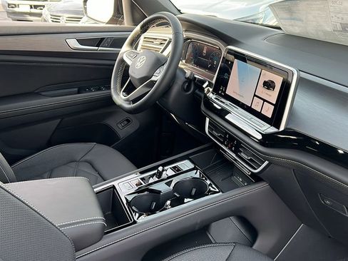 New 2026 Volkswagen Atlas Cross Sport SE image 10