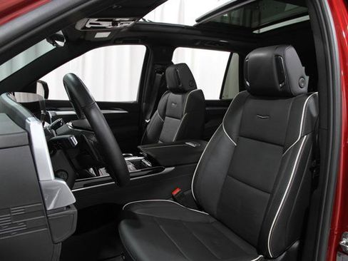 Certified 2025 Cadillac Escalade Sport w/ LPO, ONYX Package image 5