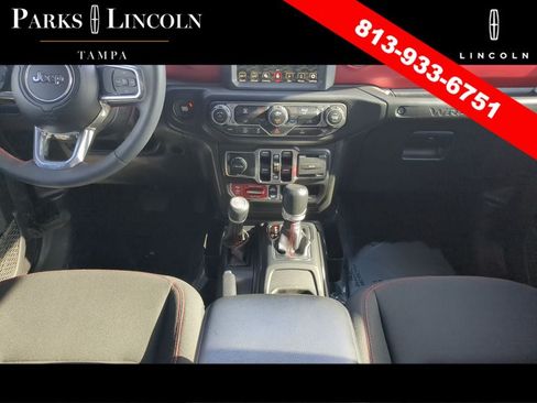 Used 2023 Jeep Wrangler Unlimited Rubicon AWD/4WD image 13