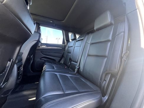 Used 2018 Jeep Grand Cherokee Overland AWD/4WD image 33