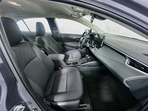 Used 2025 Toyota Corolla LE FWD image 30