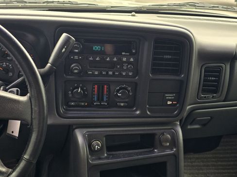 Used 2003 Chevrolet Silverado 1500 LS w/ Off-Road Package AWD/4WD image 12
