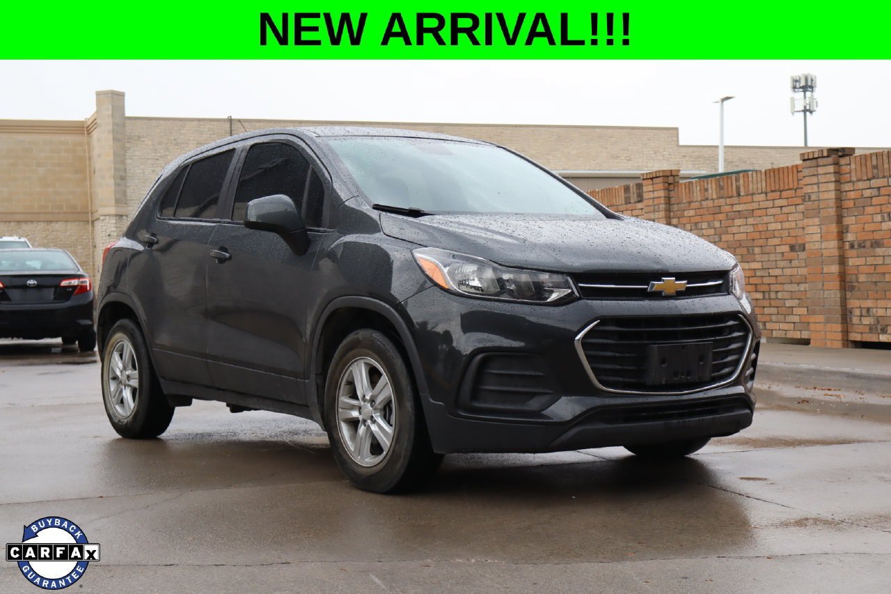 Used 2020 Chevrolet Trax LS w/ Tint and Cruise Package FWD image 1