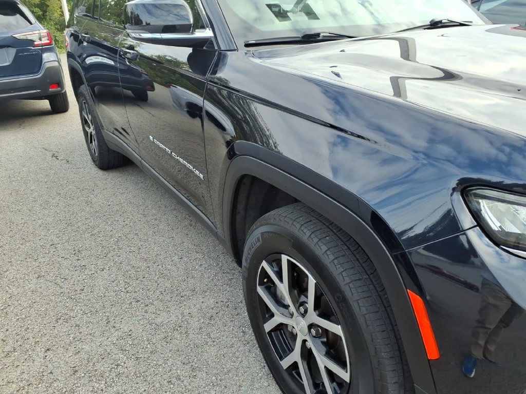 Used 2023 Jeep Grand Cherokee L Limited AWD/4WD image 21