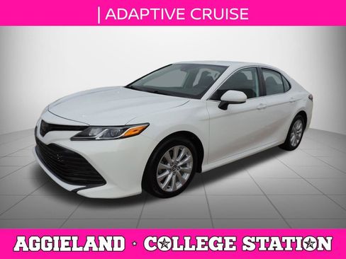 Used 2020 Toyota Camry LE FWD image 8