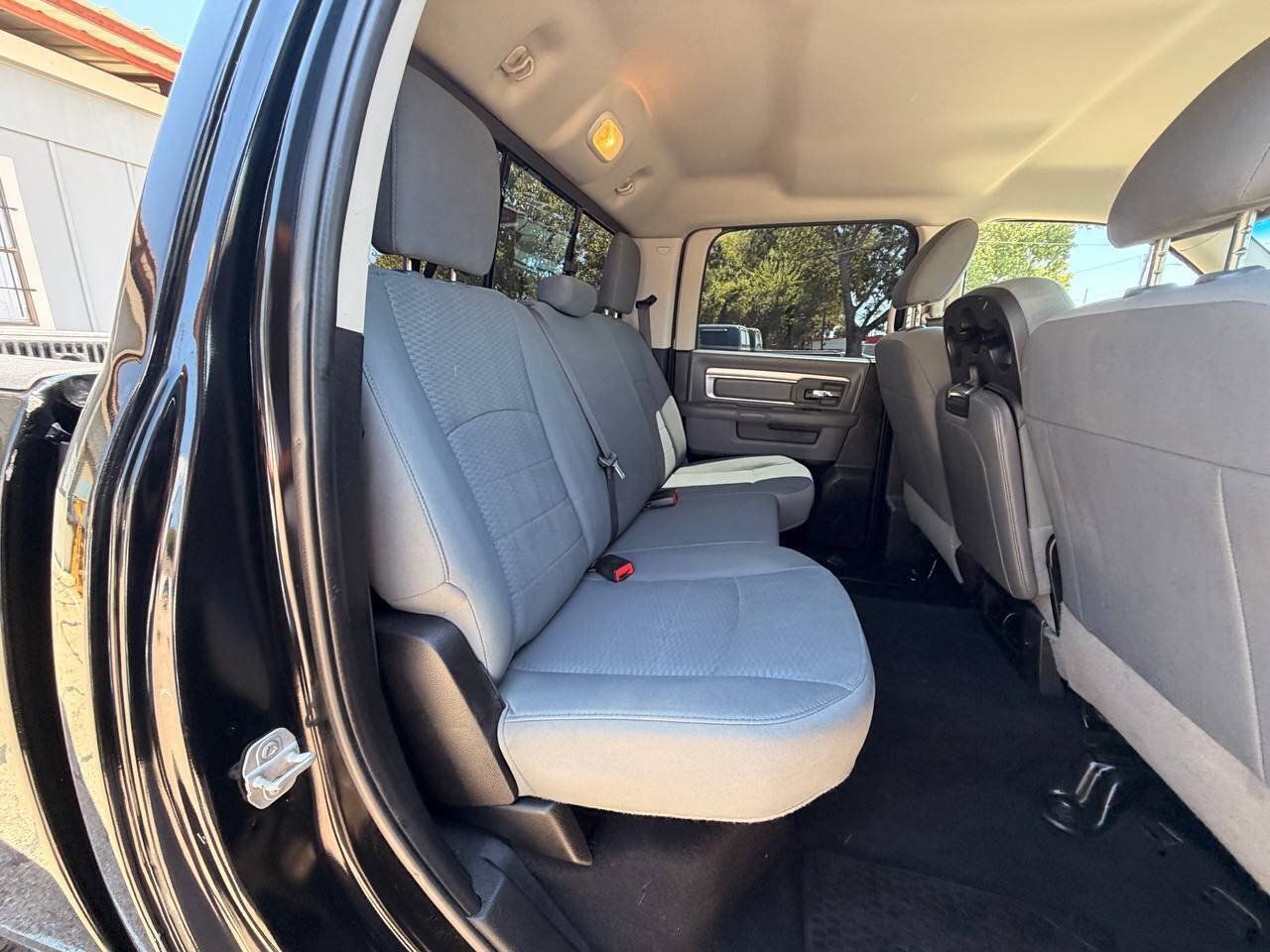Used 2019 RAM 1500 Classic SLT RWD image 17