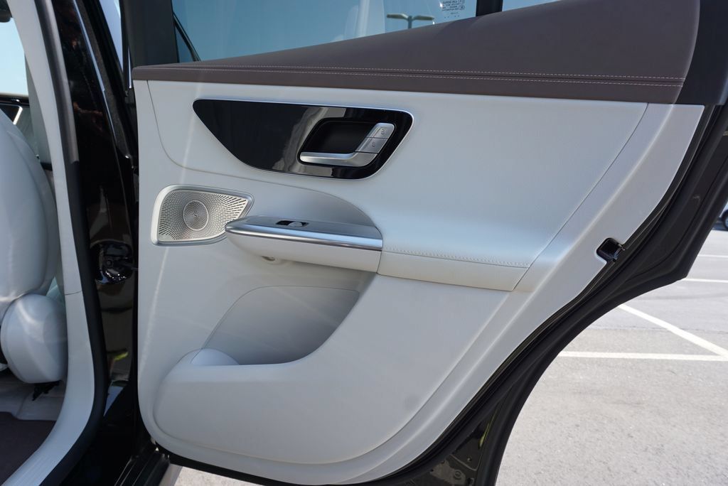 Certified 2023 Mercedes-Benz EQE 500 4MATIC SUV image 47