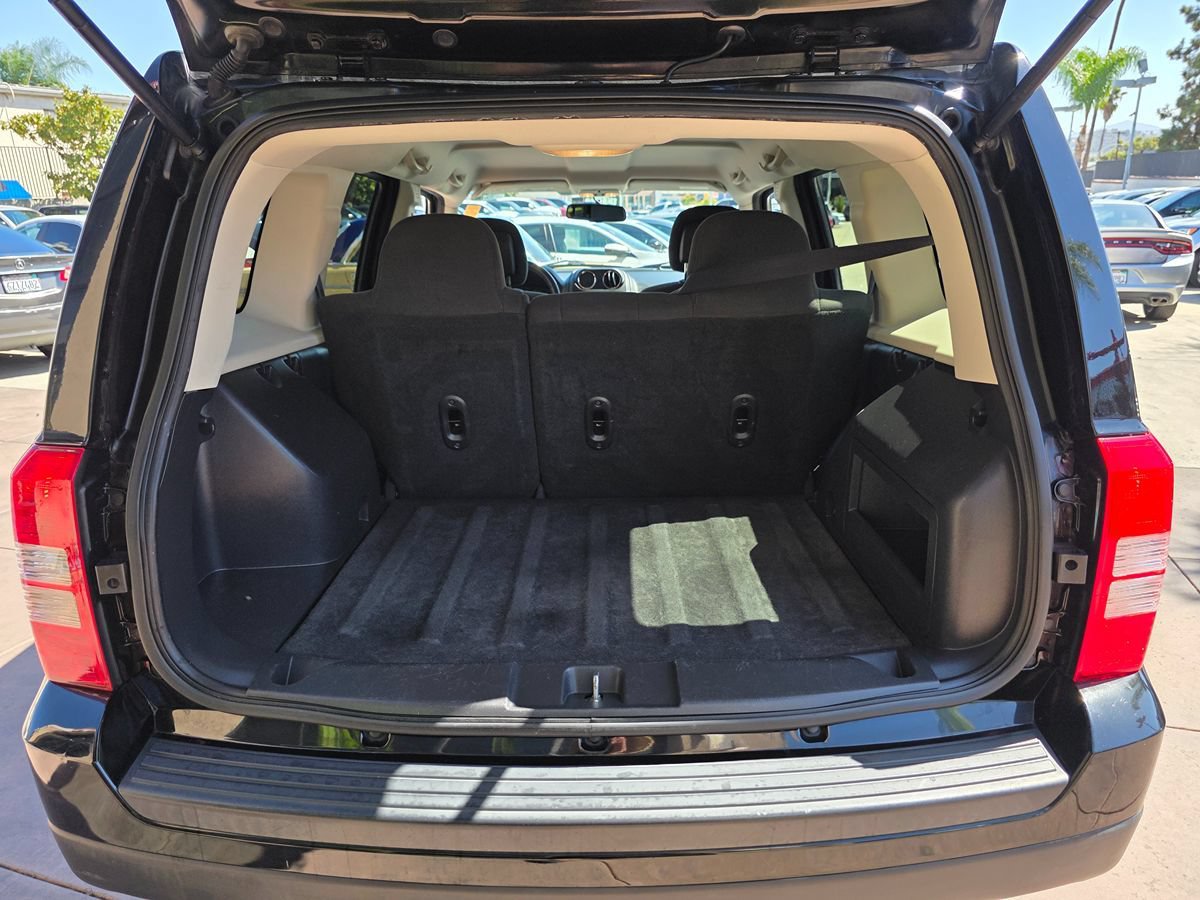 Used 2017 Jeep Patriot Latitude FWD image 18
