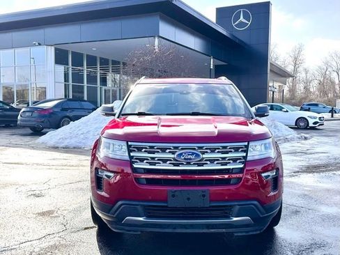 Used 2019 Ford Explorer XLT w/ Equipment Group 202A image 3