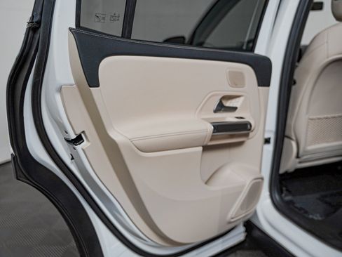 Certified 2023 Mercedes-Benz EQB 300 4MATIC w/ Exclusive Package image 22