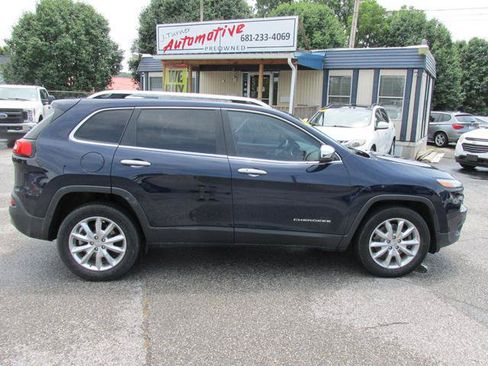 Used 2016 Jeep Cherokee Limited AWD/4WD image 3