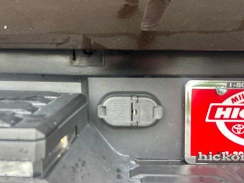Used 2023 Toyota Tundra Limited AWD/4WD image 9