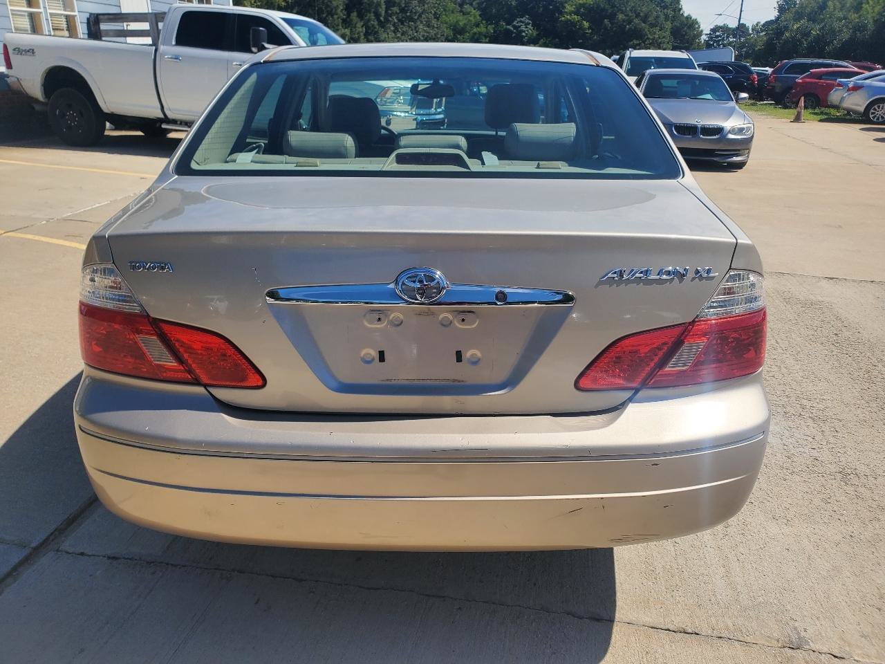 Used 2003 Toyota Avalon XL w/ Luxury Pkg FWD image 8