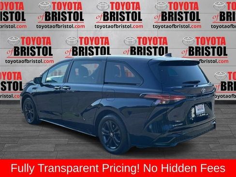 Used 2025 Toyota Sienna XSE AWD/4WD image 6
