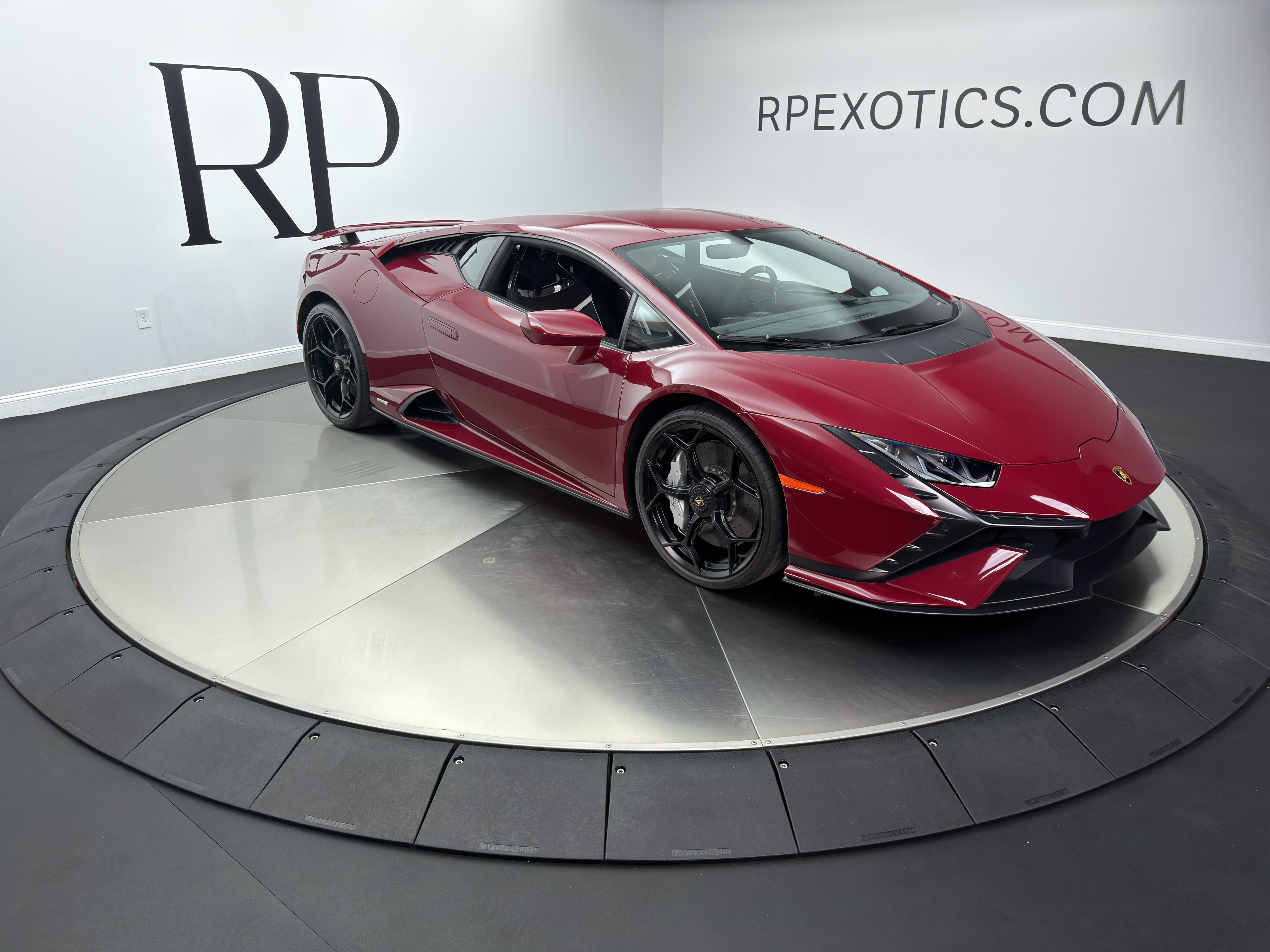 Used 2023 Lamborghini Huracan Tecnica RWD image 8
