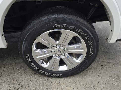 Used 2020 Ford F150 Lariat w/ Equipment Group 502A Luxury image 11