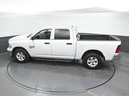 Used 2022 RAM 1500 Classic SLT AWD/4WD image 32