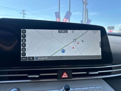 New 2025 Hyundai Elantra Limited image 15