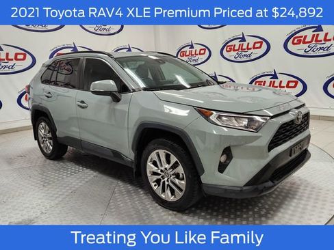 Used 2021 Toyota RAV4 XLE Premium image 1