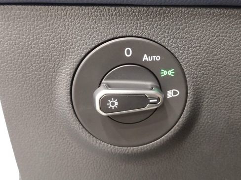 New 2026 Volkswagen Taos SEL image 23