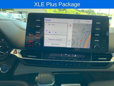 Used 2024 Toyota Sienna XLE w/ XLE Plus Package AWD/4WD image 8