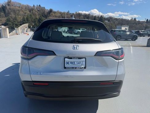 Certified 2024 Honda HR-V LX image 8