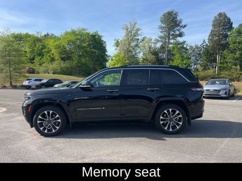 Used 2022 Jeep Grand Cherokee Overland w/ MOPAR Finishing Package image 9