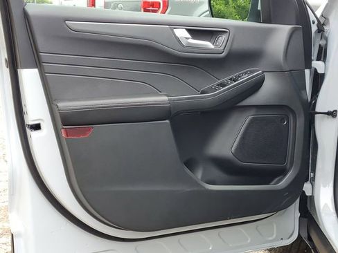 New 2025 Ford Escape SE w/ Class II Trailer Tow Package image 9