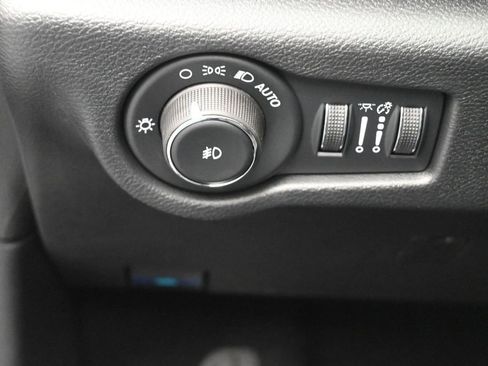 New 2026 Chrysler Pacifica Select image 21