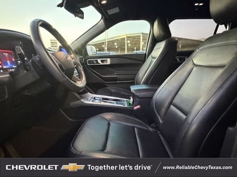 Used 2020 Ford Explorer XLT w/ Equipment Group 202A RWD image 29