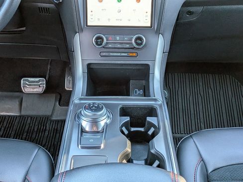 Certified 2024 Ford Edge ST-Line image 22