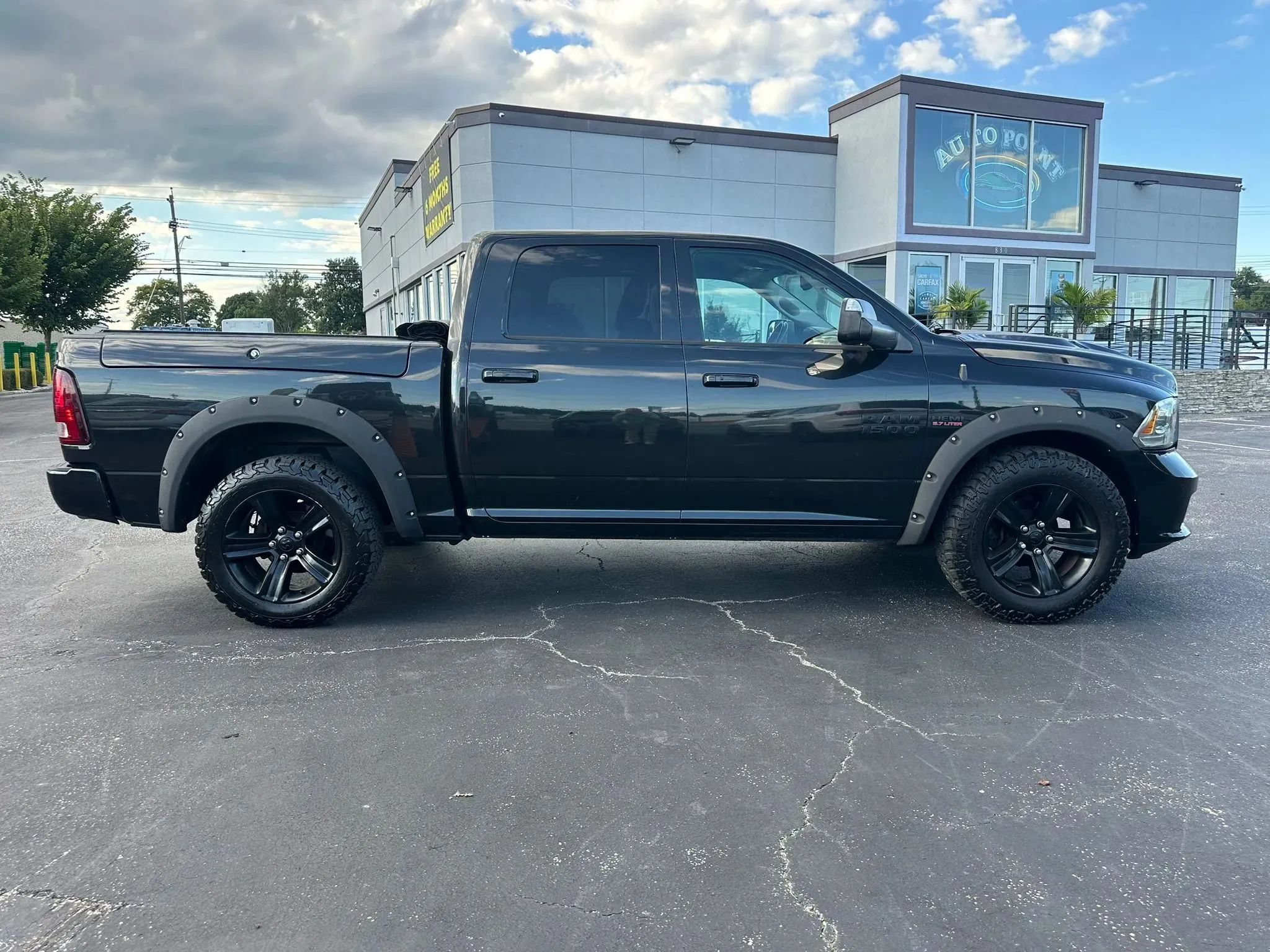 Used 2015 RAM 1500 Sport w/ Black Ram 1500 Sport Group AWD/4WD image 4