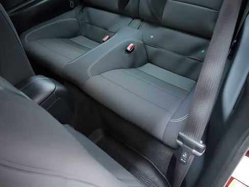 Used 2015 Ford Mustang Coupe RWD image 20
