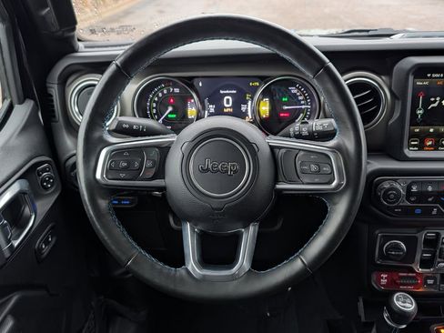 Used 2022 Jeep Wrangler Unlimited Rubicon 4xe w/ Cold Weather Group AWD/4WD image 33