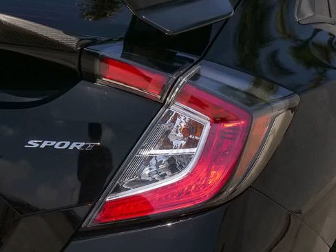 Used 2017 Honda Civic Sport image 10