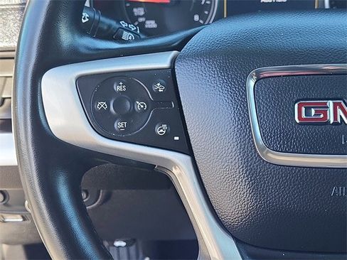 Used 2024 GMC Terrain SLT image 12
