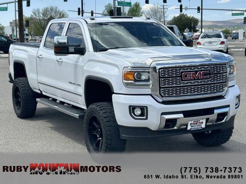 Used 2018 GMC Sierra 2500 Denali AWD/4WD image 1