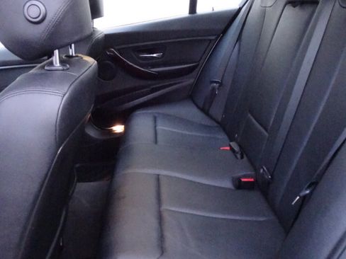 Used 2014 BMW 320i xDrive Sedan image 10