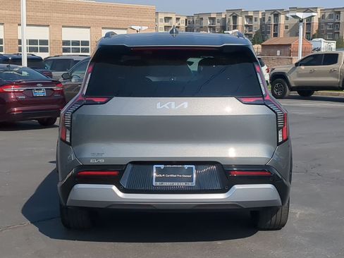Certified 2024 Kia EV9 Land AWD/4WD image 4