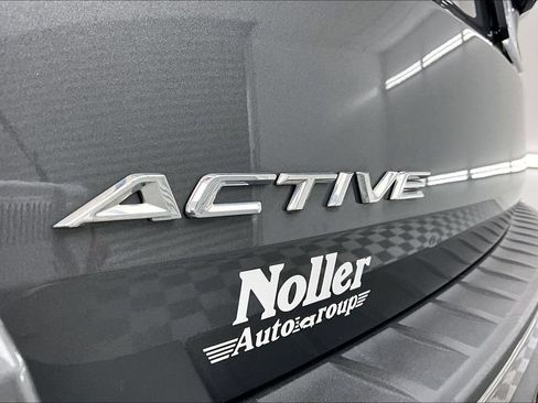 Certified 2025 Ford Explorer Active w/ Active Comfort Package AWD/4WD image 8