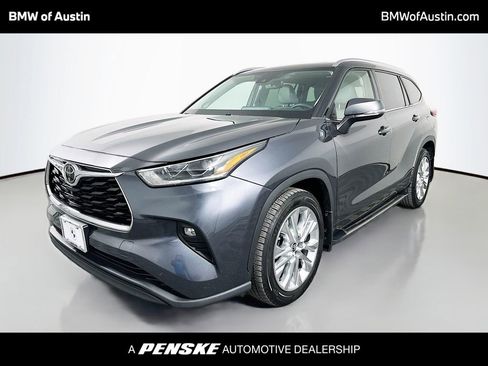 Used 2021 Toyota Highlander Limited image 1