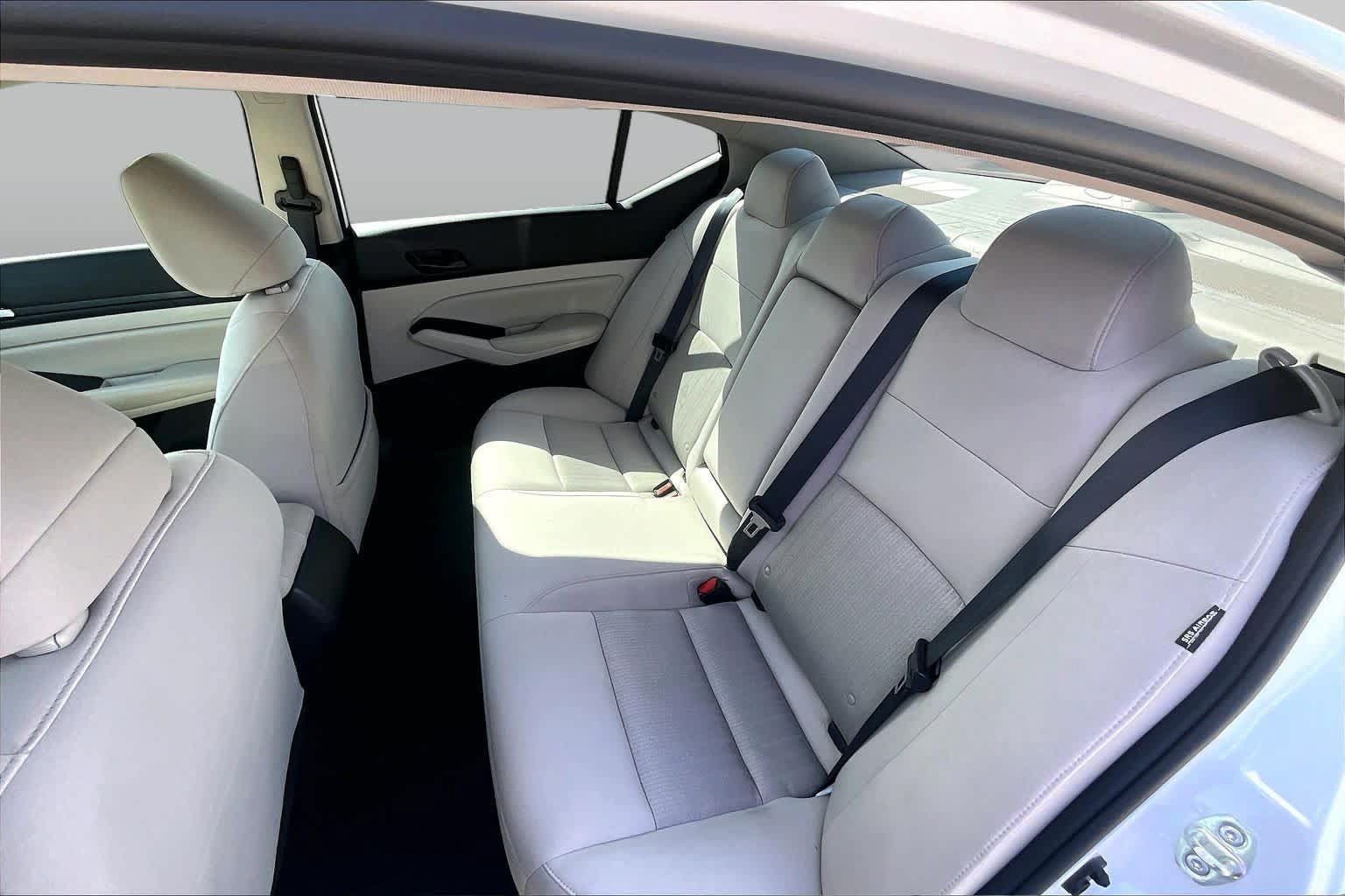 Used 2024 Nissan Altima 2.5 SV w/ SV Premium Package FWD image 21