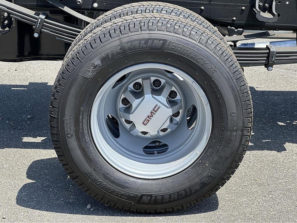 New 2026 GMC Sierra 3500 Pro AWD/4WD image 25