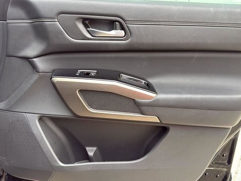 Used 2024 Nissan Pathfinder Platinum w/ Cargo Package image 36