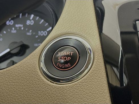 Used 2020 Nissan Rogue SL w/ Premium Package image 16