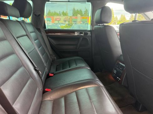 Used 2004 Volkswagen Touareg V8 AWD/4WD image 17